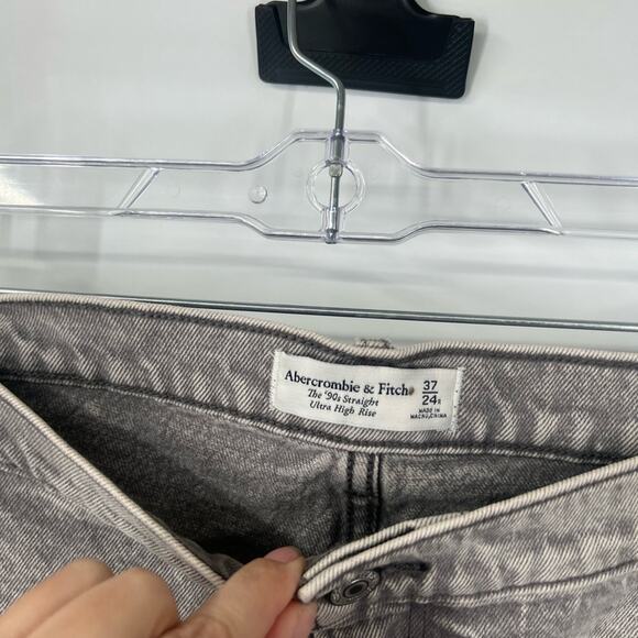 Abercrombie & Fitch The ‘90s Straight Jeans Ultra High Rise Gray NEW - Picture 3 of 8